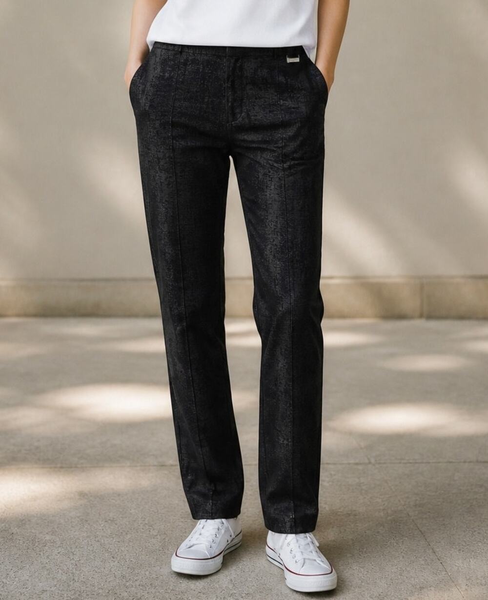 Calvin Klein Woman's Black Stretch Pants Size Med Power stretch Cropped Capri